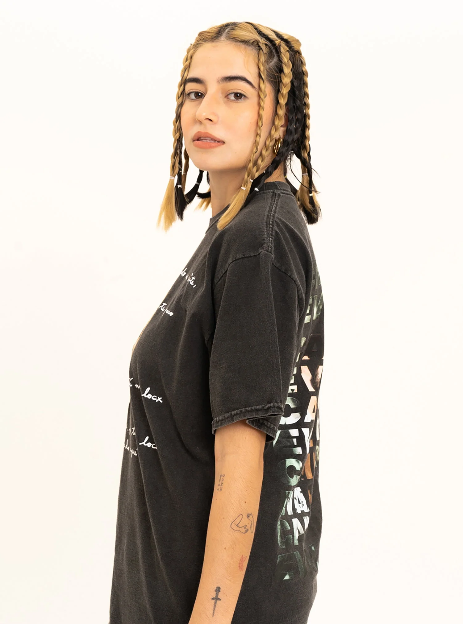 Camilo Y Evaluna Tee - Image 5